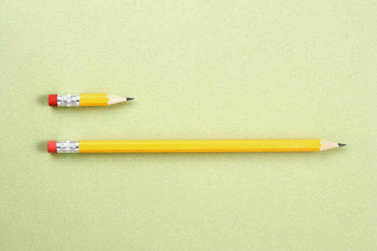 lapices emulando varios tamaA±os de pene normal enterrado