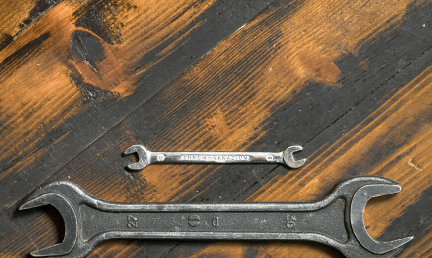 llaves inglesas diferentes tamaA±os emulando tamaños de pene